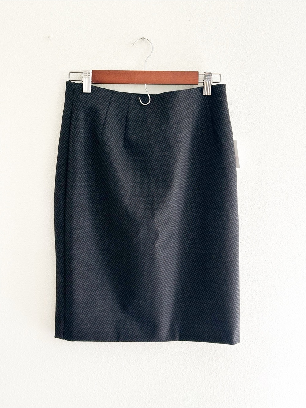 Classic Black and Gray Pencil Skirt - Women's Professional Skirt Size 6